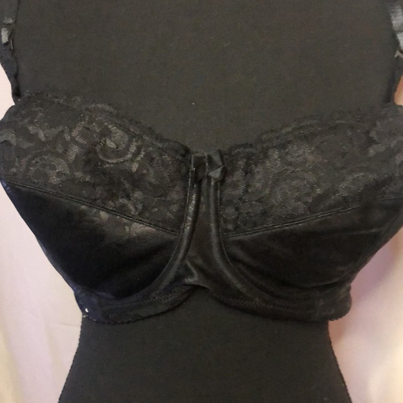 LILYETTE black lace Size 38 D comfort lace minimizer bra. - Picture 2 of 9